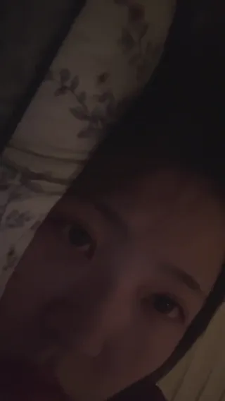 왕눈이 전담녀 인스타에서 수줍은 노출