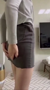 외출전 복장검사 당하는 노예녀